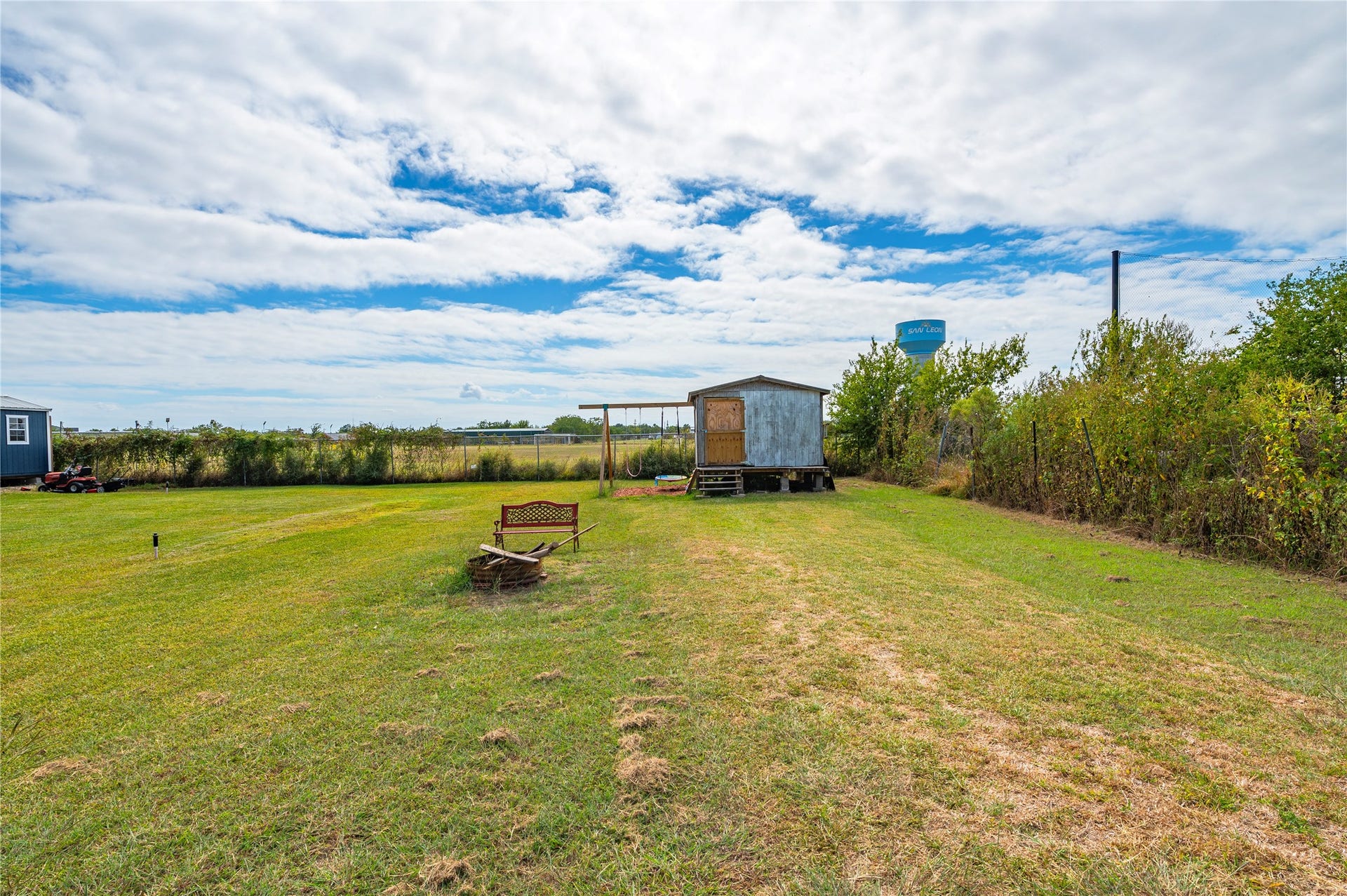 2337 Avenue D, San Leon, TX 77539 Ample backyard space leads to the back of the property.