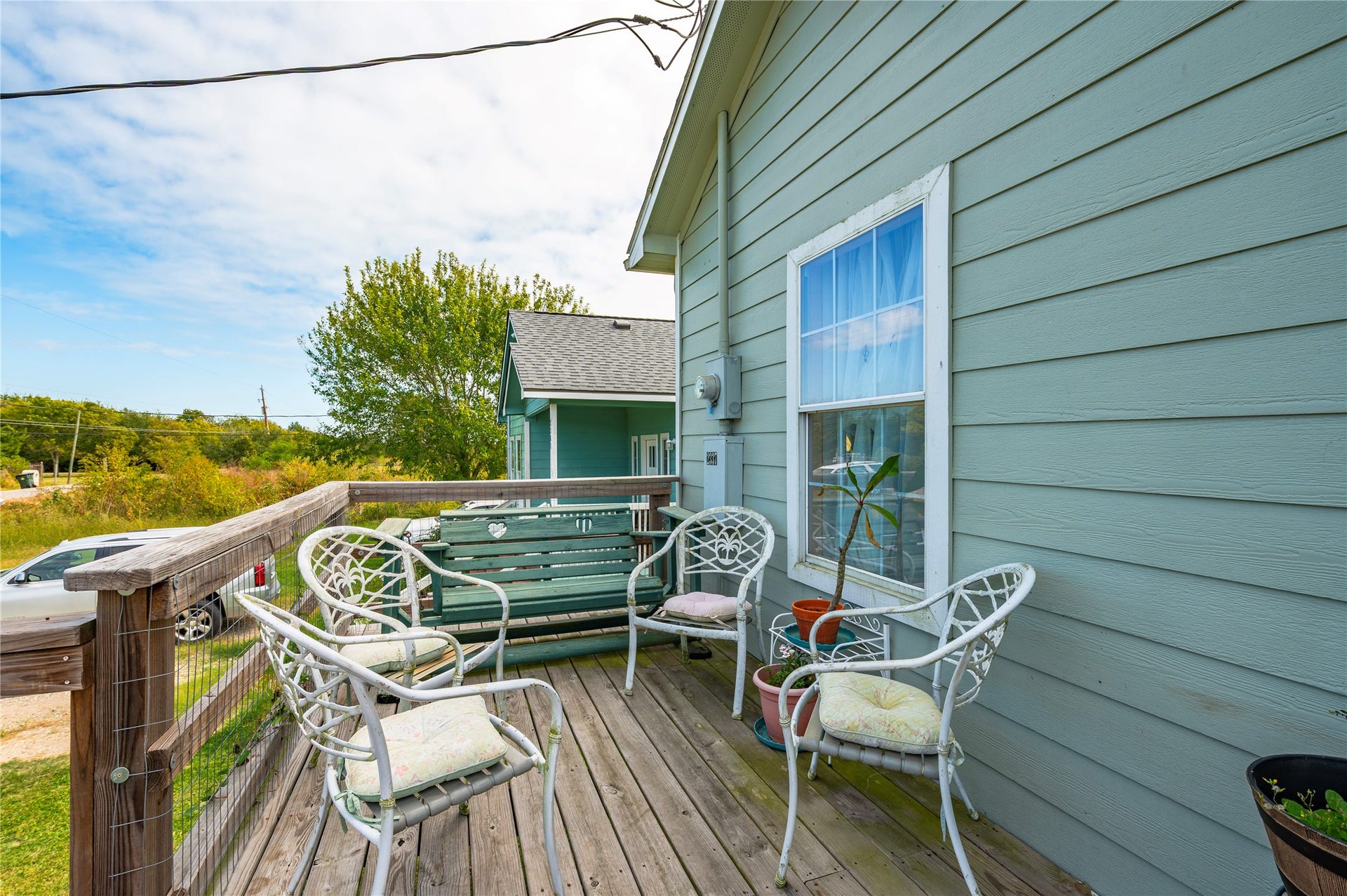 2337 Avenue D, San Leon, TX 77539 Ample space on the front deck for multiple sitting areas and decor.
