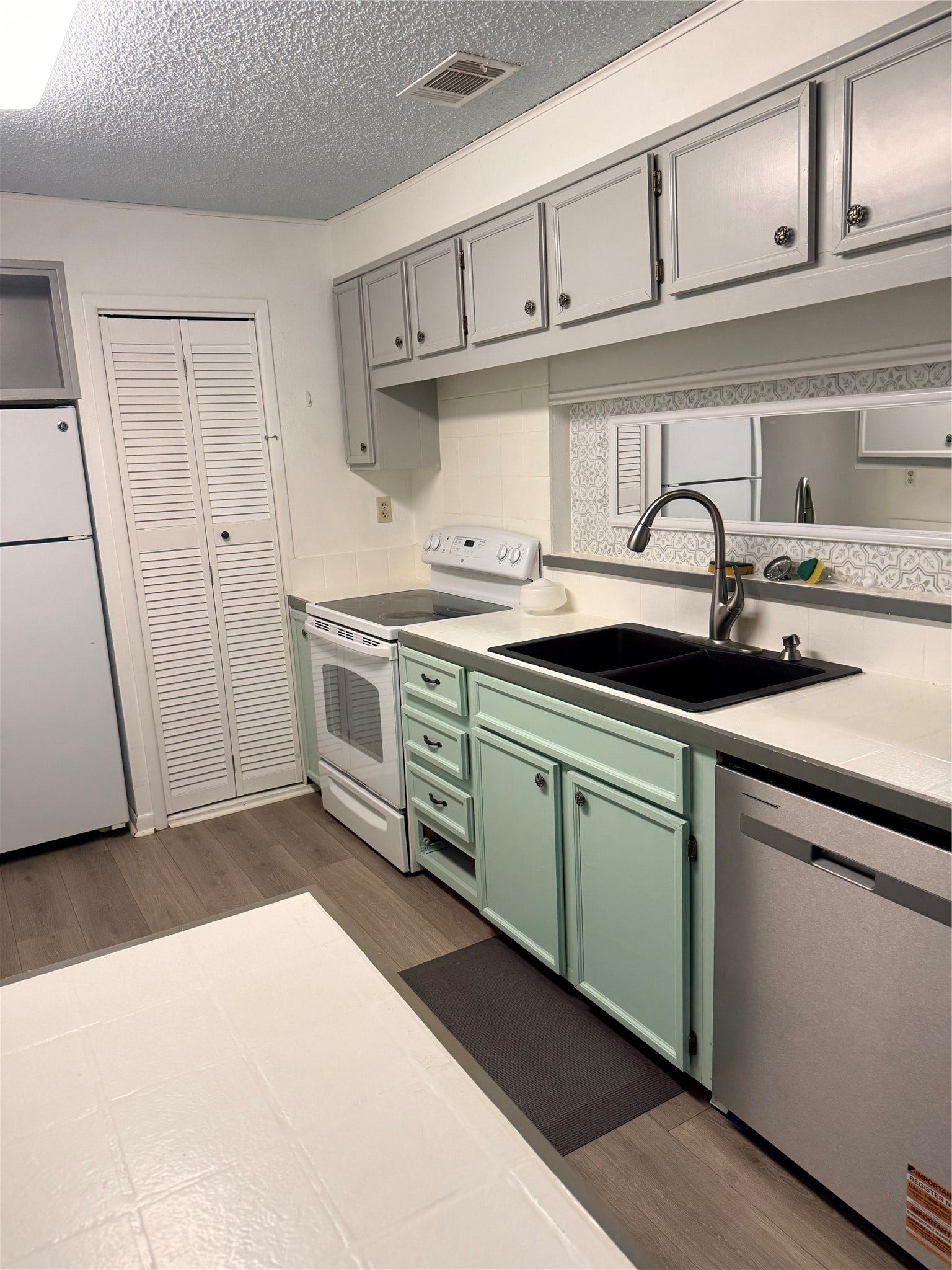 11101 28th Street, Santa Fe, TX 77510 11101 28th Street, Santa Fe, TX 77510