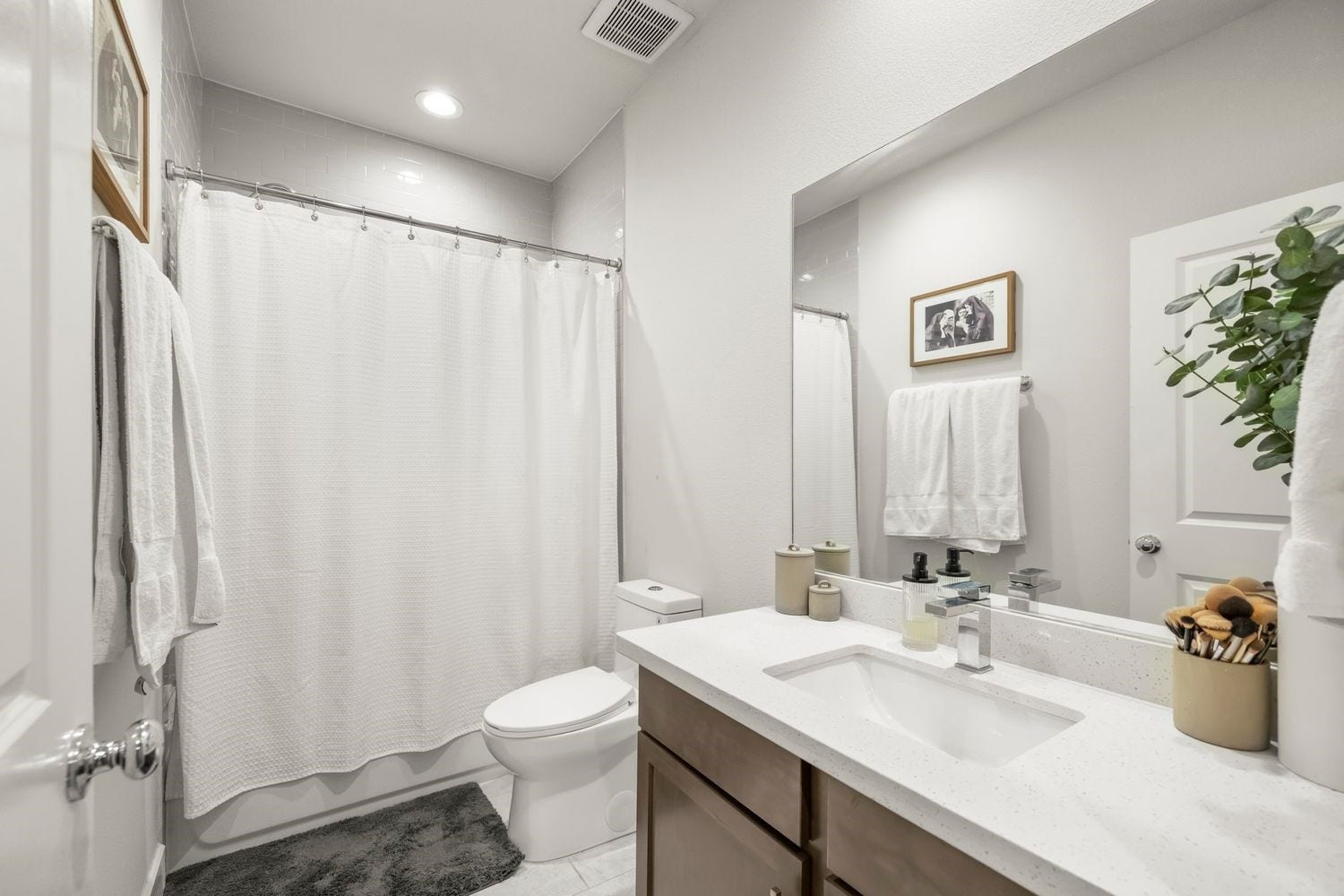 726 Carriage Knolls Drive, Houston, TX 77008 726 Carriage Knolls Drive, Houston, TX 77008