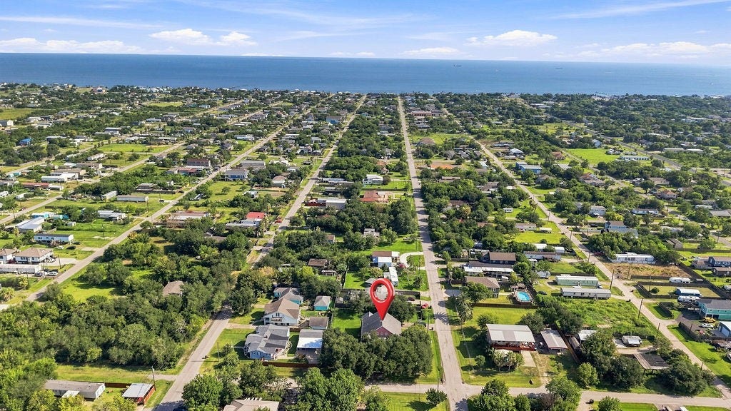746 12th Street, San Leon, TX 77539 746 12th Street, San Leon, TX 77539