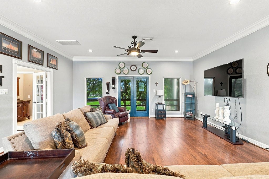746 12th Street, San Leon, TX 77539 746 12th Street, San Leon, TX 77539