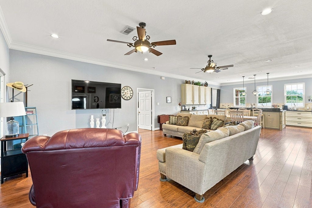 746 12th Street, San Leon, TX 77539 746 12th Street, San Leon, TX 77539