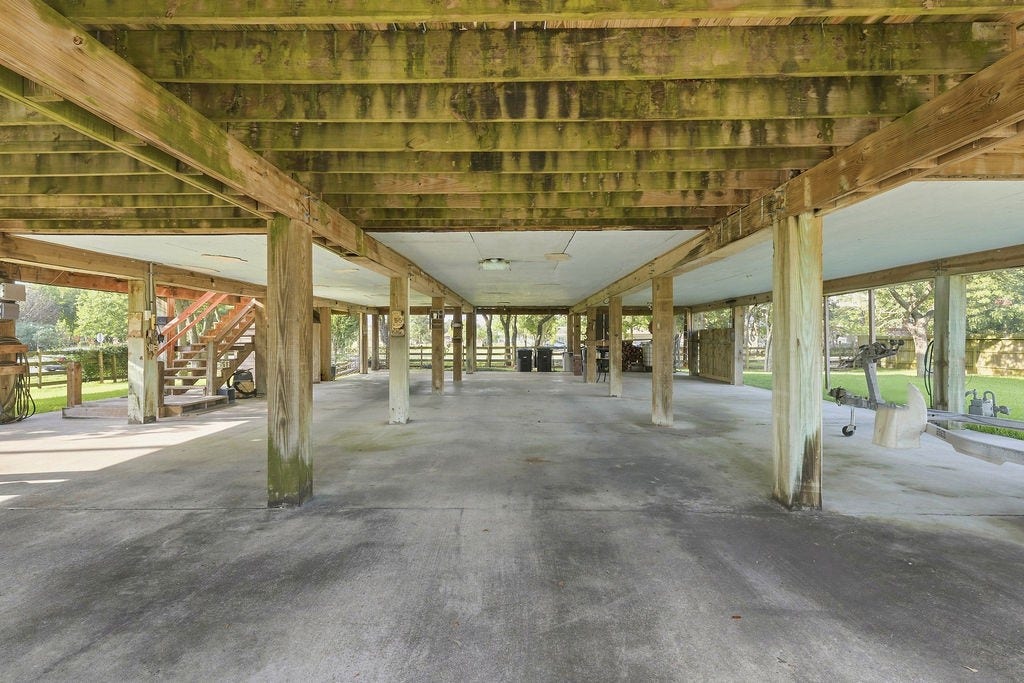 746 12th Street, San Leon, TX 77539 746 12th Street, San Leon, TX 77539