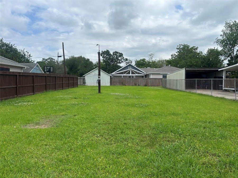 Property photo for 1400 Oak Street, Baytown, TX