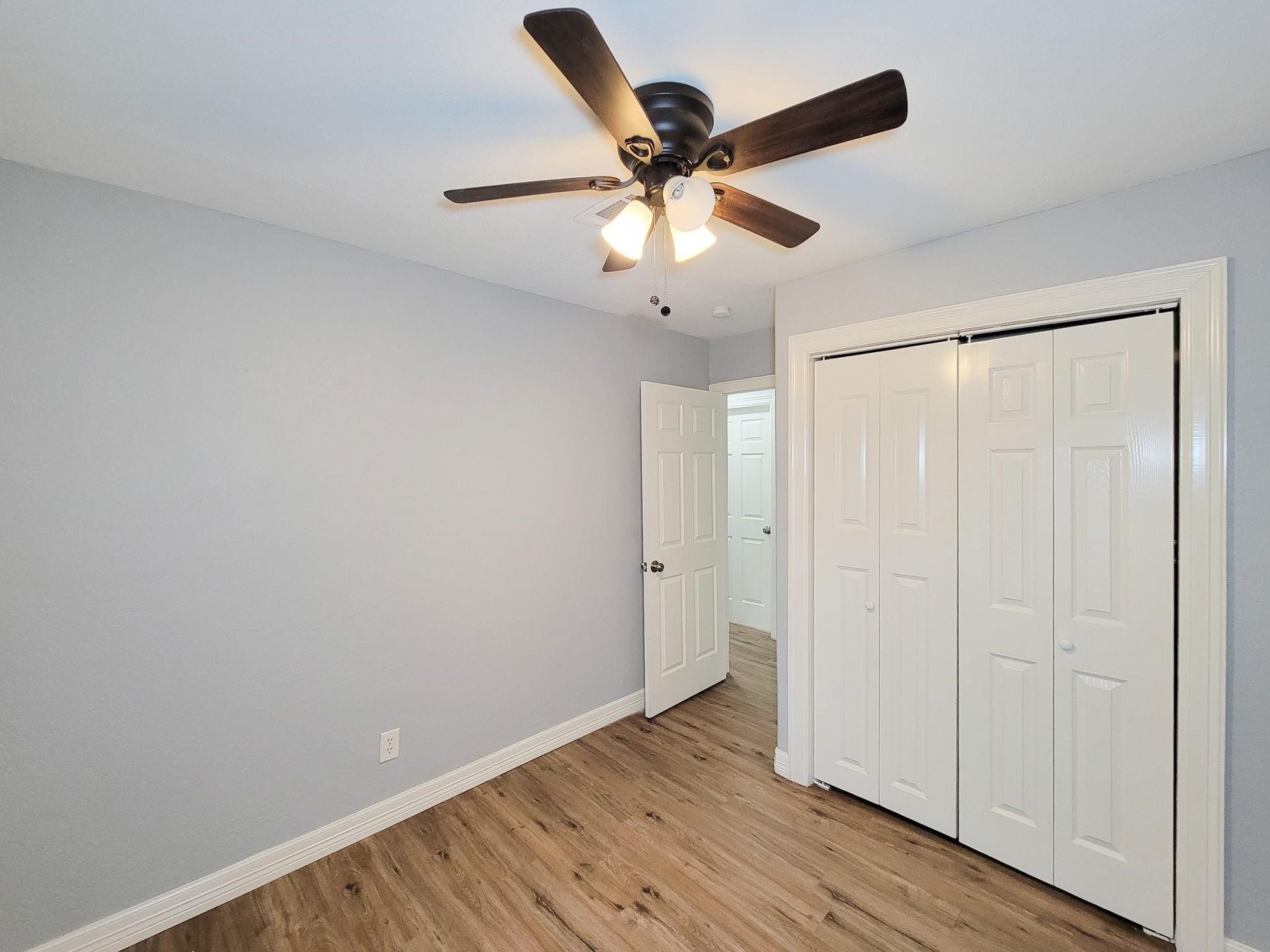 6109 Arthington Street, Houston, TX 77053 6109 Arthington Street, Houston, TX 77053