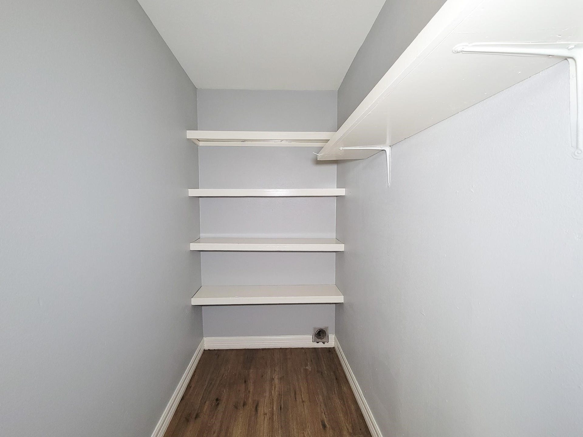 6109 Arthington Street, Houston, TX 77053 6109 Arthington Street, Houston, TX 77053