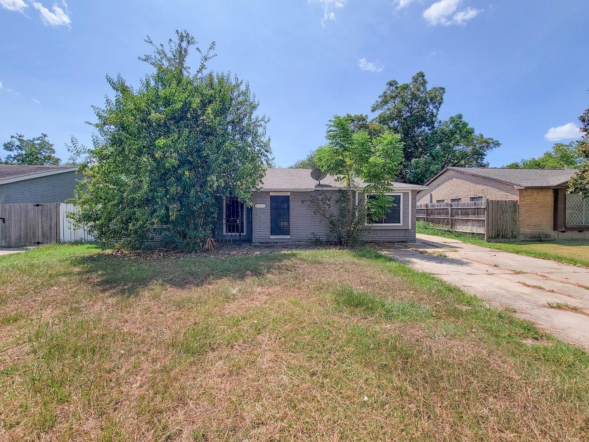 6109 Arthington Street, Houston, TX 77053 6109 Arthington Street, Houston, TX 77053