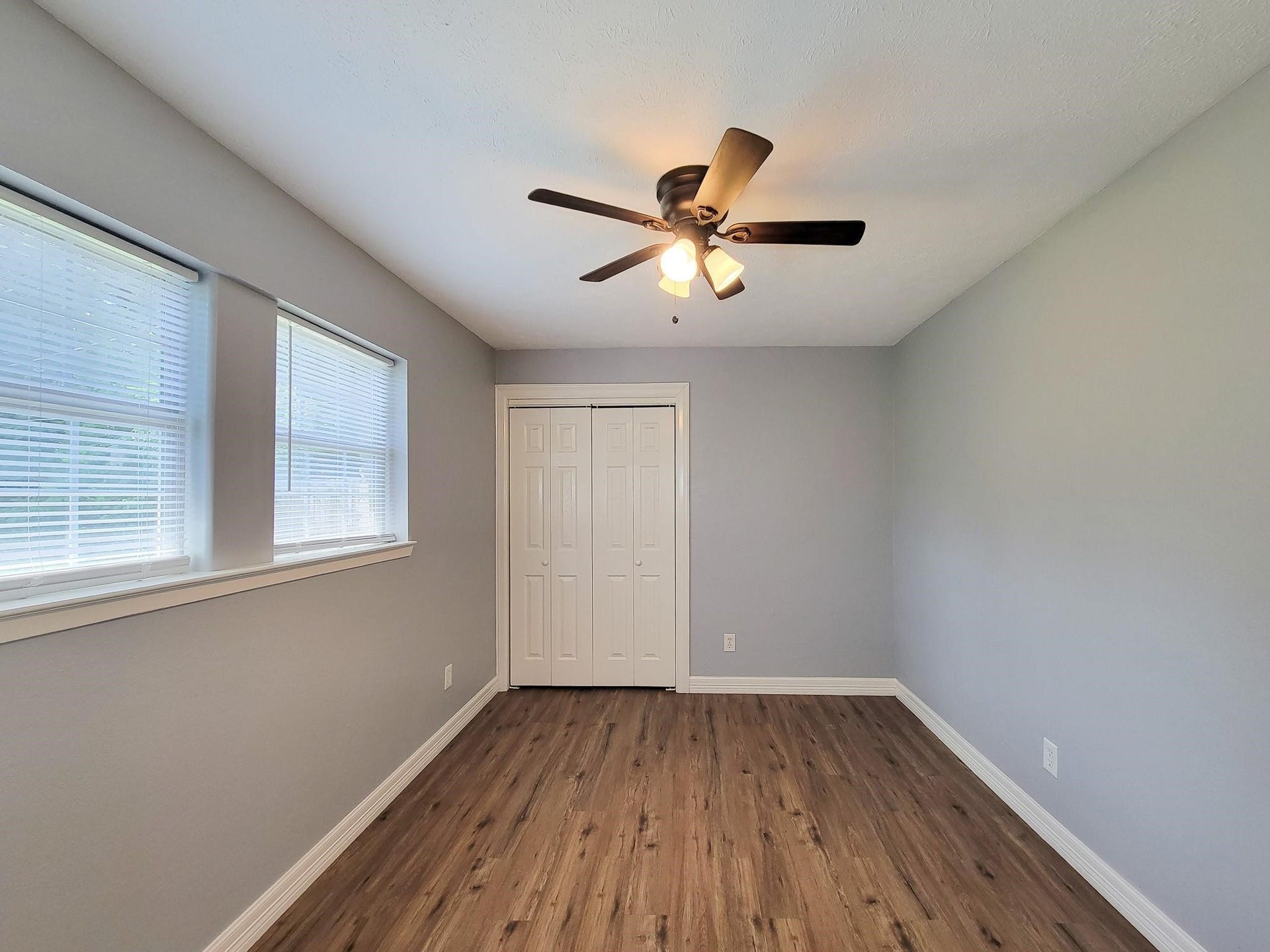 6109 Arthington Street, Houston, TX 77053 6109 Arthington Street, Houston, TX 77053