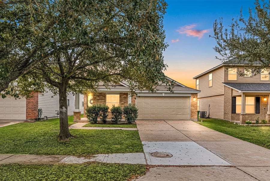 Property photo for 9230 Wolcott Park Lane, Houston, TX