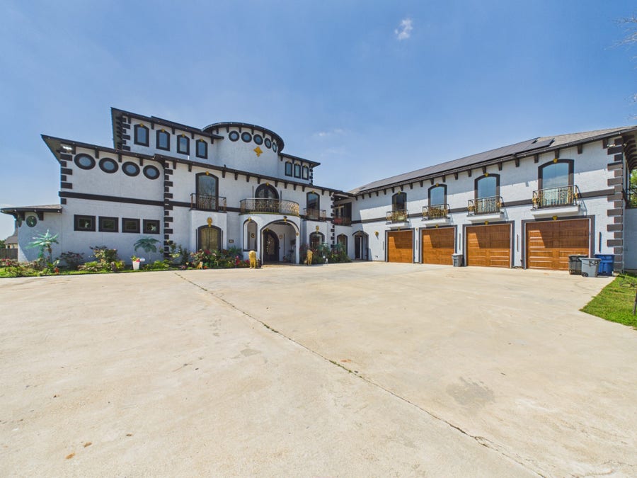 Property photo for 1259 County Road 147, Alvin, TX
