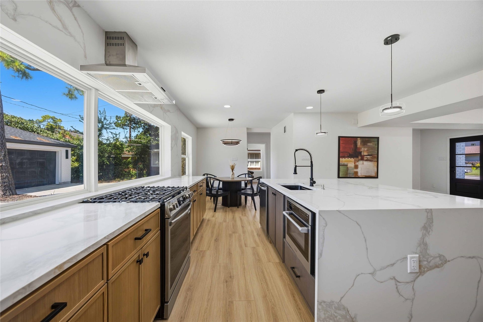 3306 Calumet Street, Houston, TX 77004 Kitchen