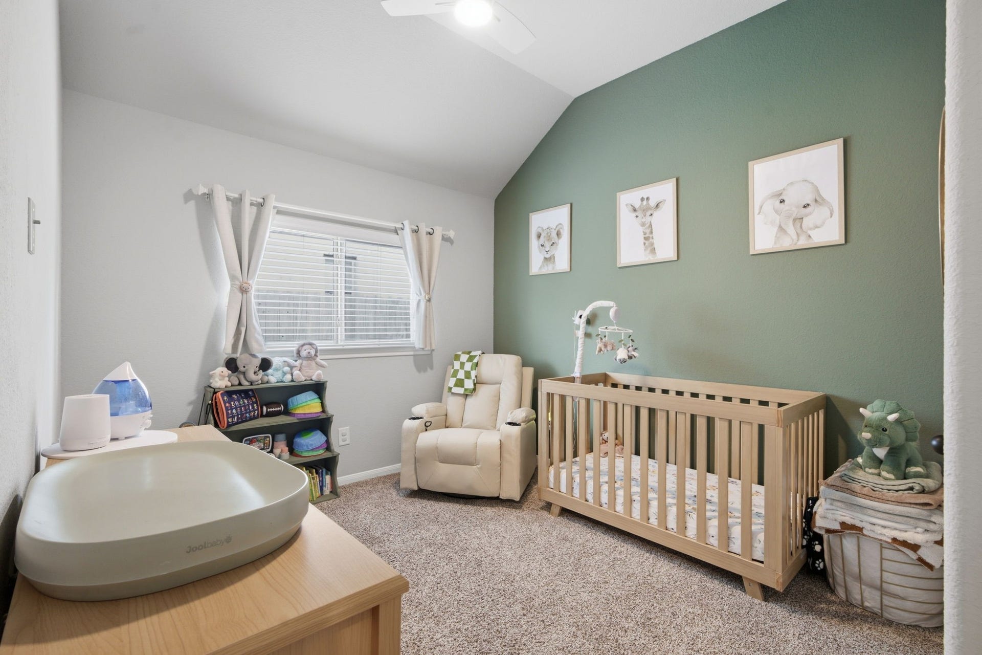 17410 Farm Pasture Trail, Hockley, TX 77447 Large secondary bedroom with ceiling fan and accent wall.