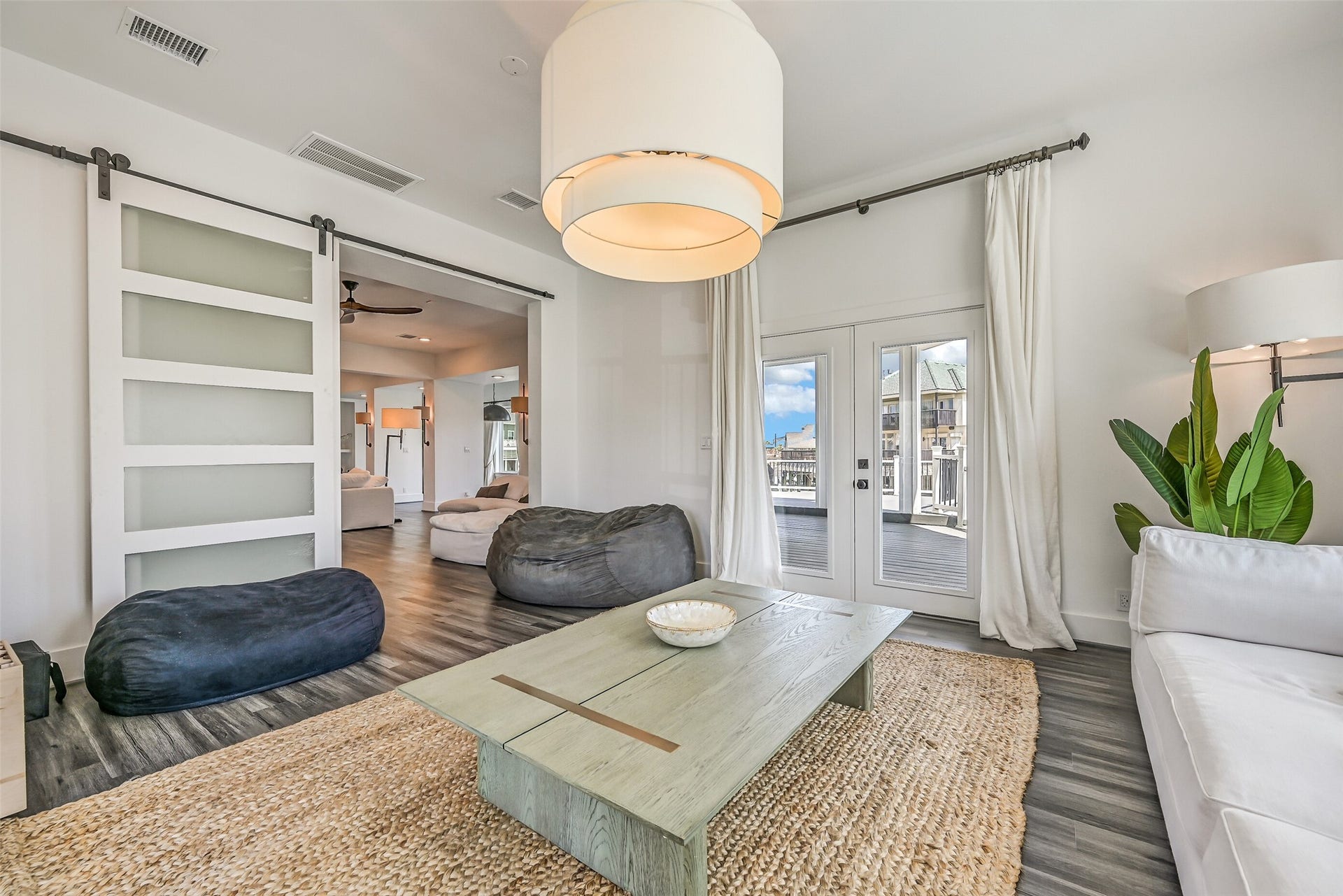 1614 Castaway Street, Tiki Island, TX 77554 One house, plenty of ways to enjoy it. Separate living spaces allow different generations to spread out while keeping everyone connected.
