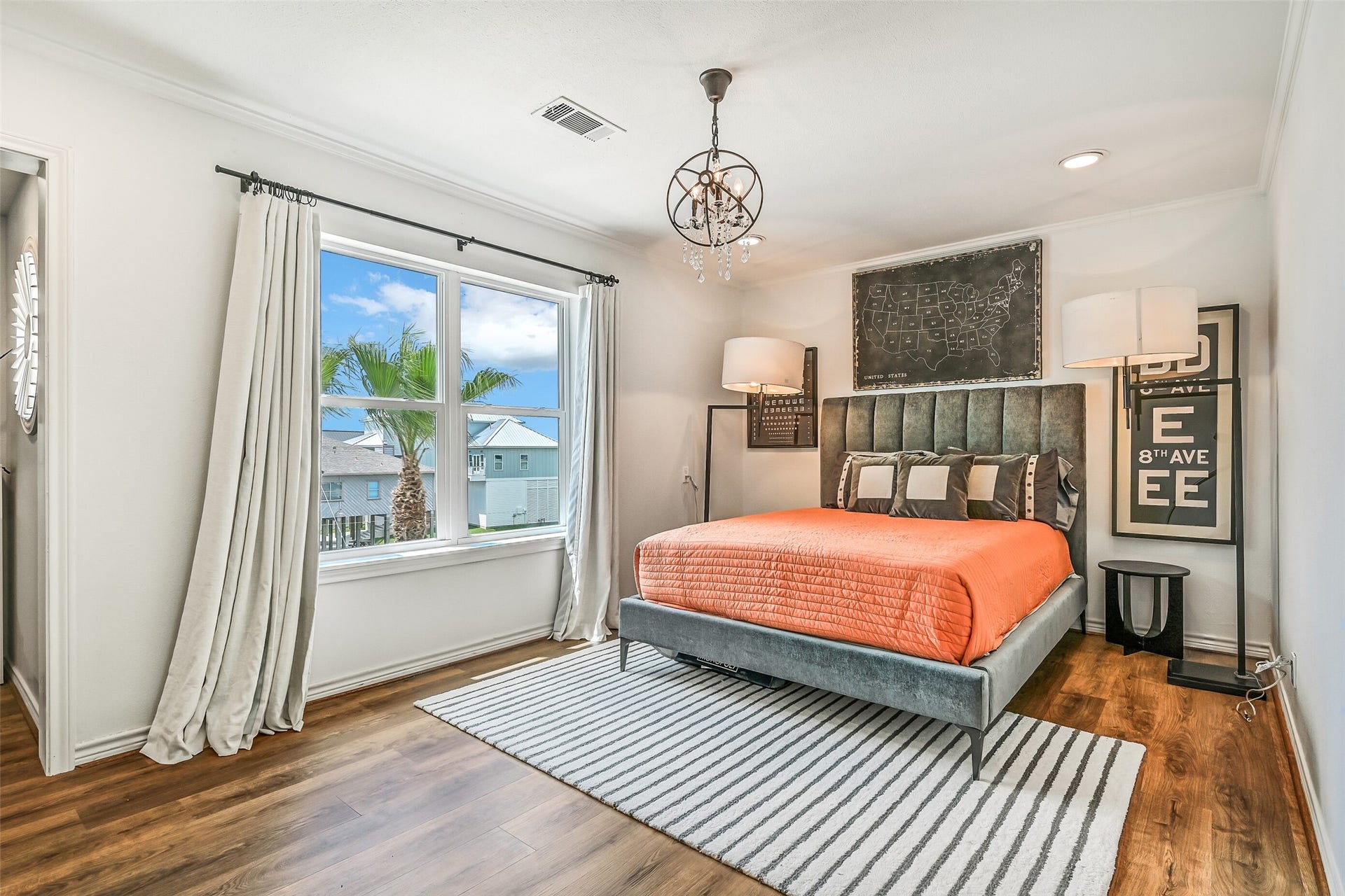 1614 Castaway Street, Tiki Island, TX 77554 When everyone says yes to the Tiki weekend, there is room for them. Generous secondary accommodations make this home especially appealing for large or multigenerational households.
