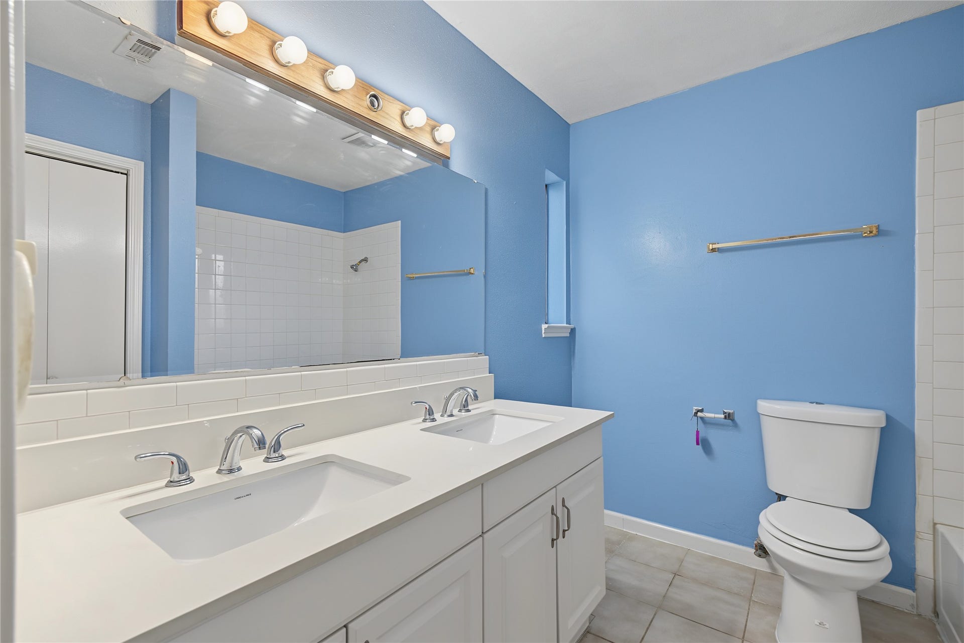 8315 Augustine Drive, #A, Houston, TX 77036 8315 Augustine Drive, #A, Houston, TX 77036