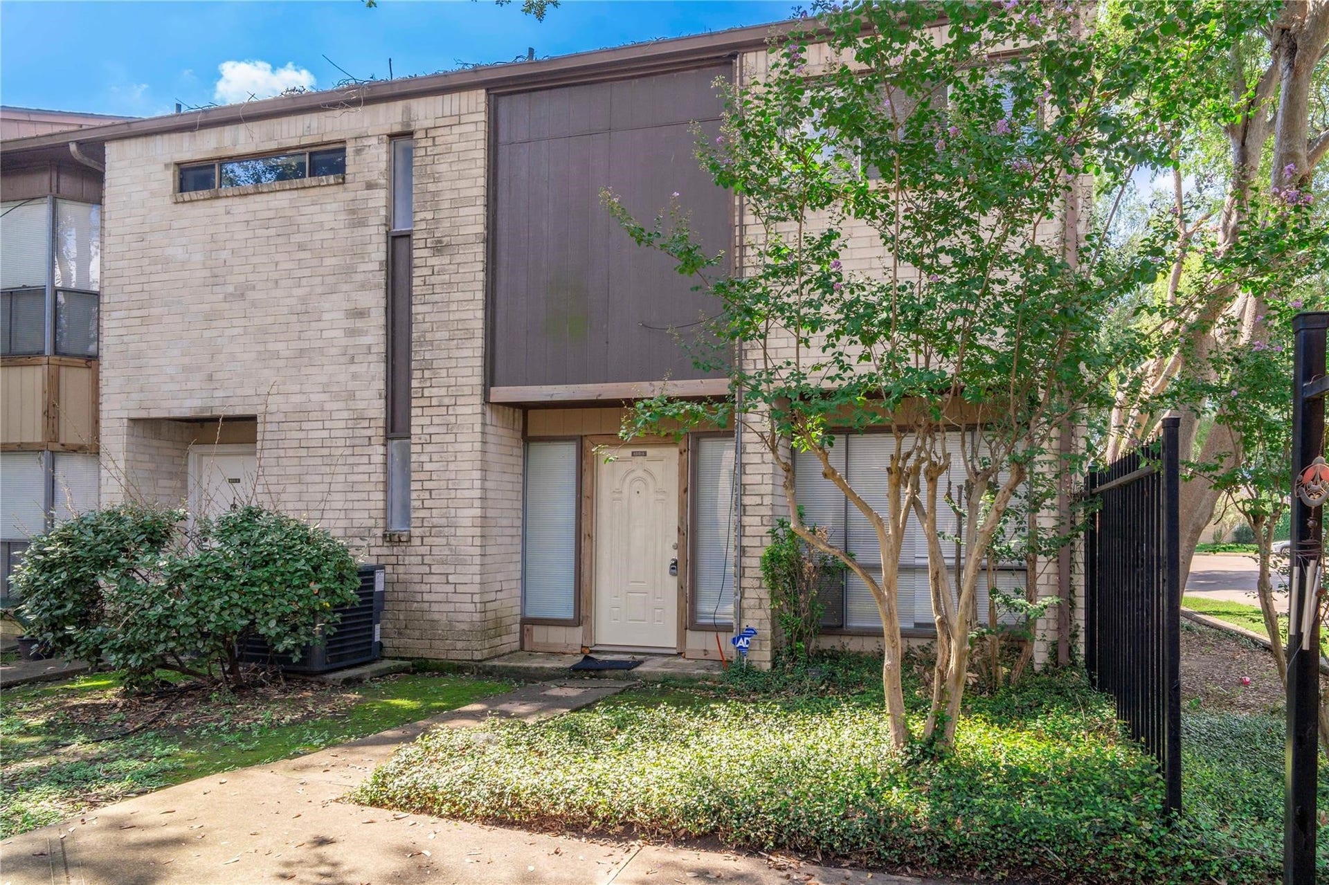 8315 Augustine Drive, Houston, TX 77036 8315 Augustine Drive, Houston, TX 77036