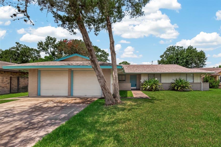 Property photo for 1715 Ramada Drive, Houston, TX