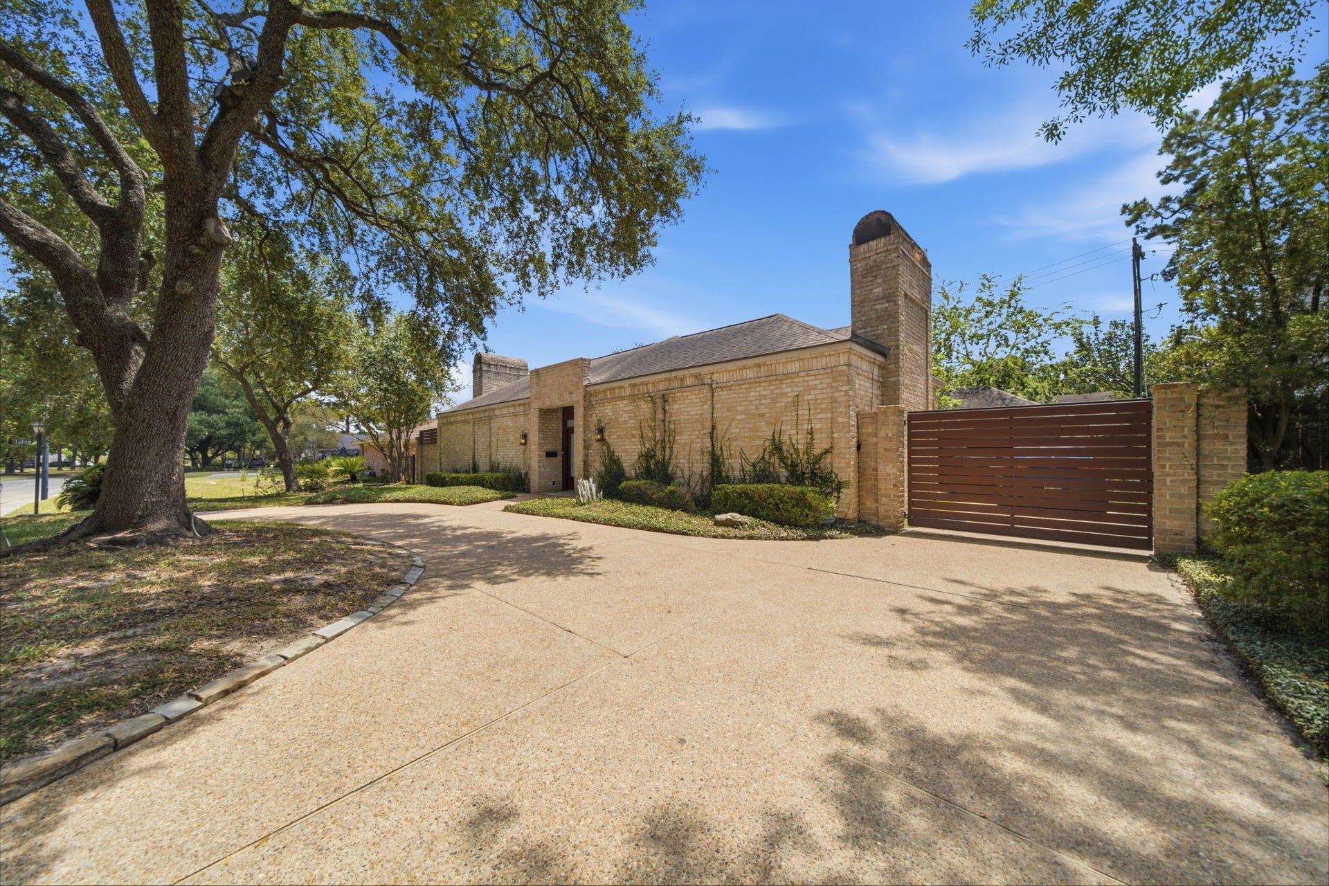10103 Briar Forest Drive, Houston, TX 77042