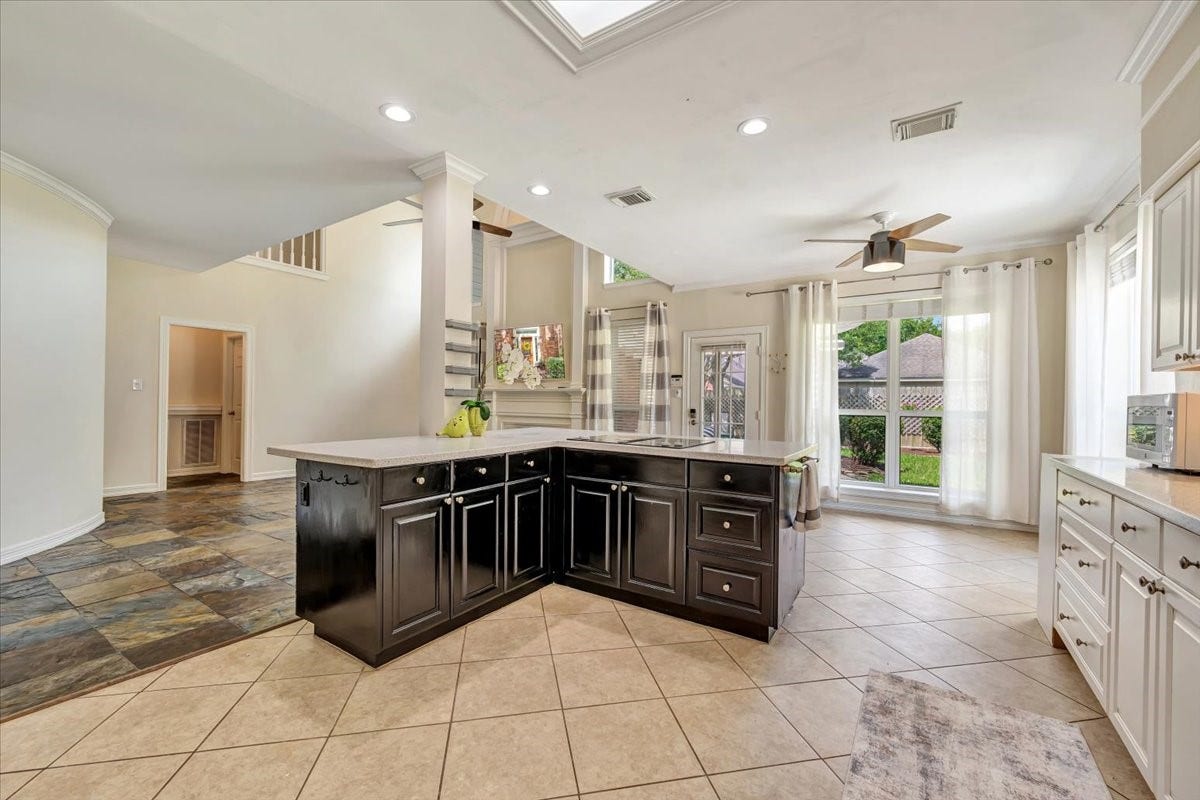 Open spaces perfect layout for everyday living or entertaining.