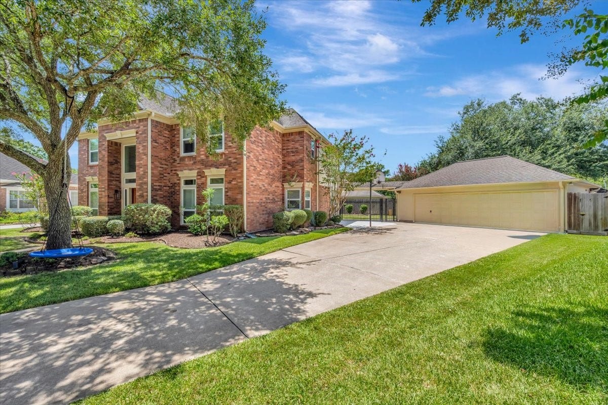 16827 Whitewater Falls Court, Pasadena, TX 77059