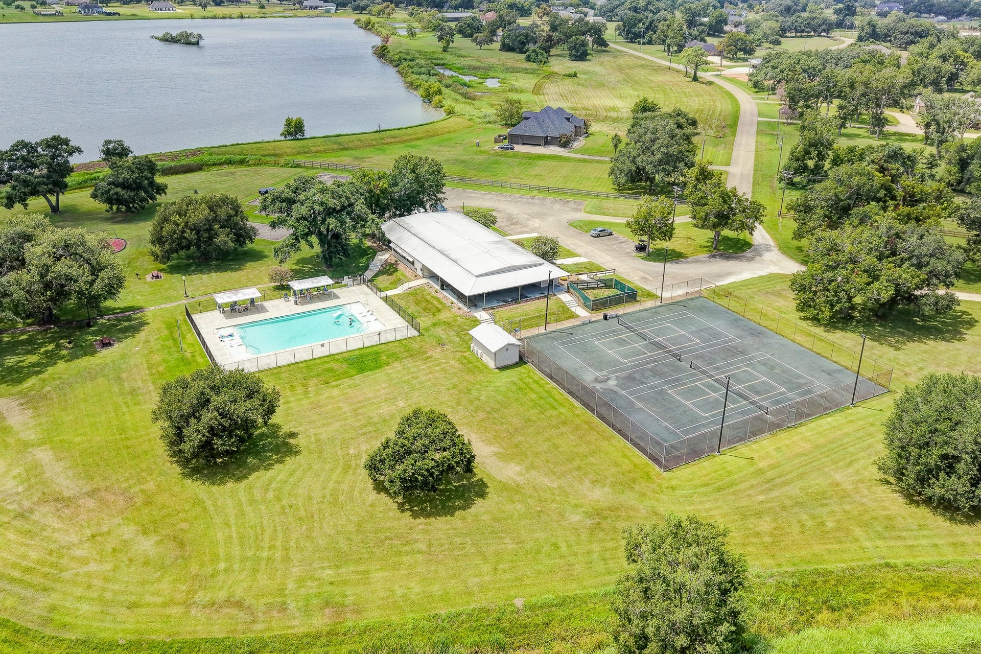248 Middle Bayou Trail, Angleton, TX 77515 248 Middle Bayou Trail, Angleton, TX 77515