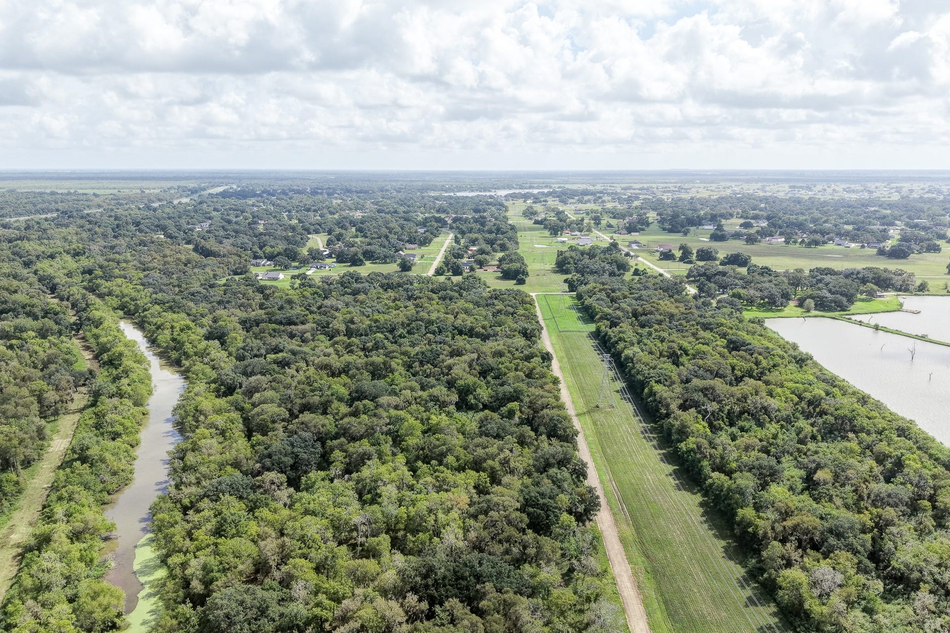248 Middle Bayou Trail, Angleton, TX 77515 248 Middle Bayou Trail, Angleton, TX 77515
