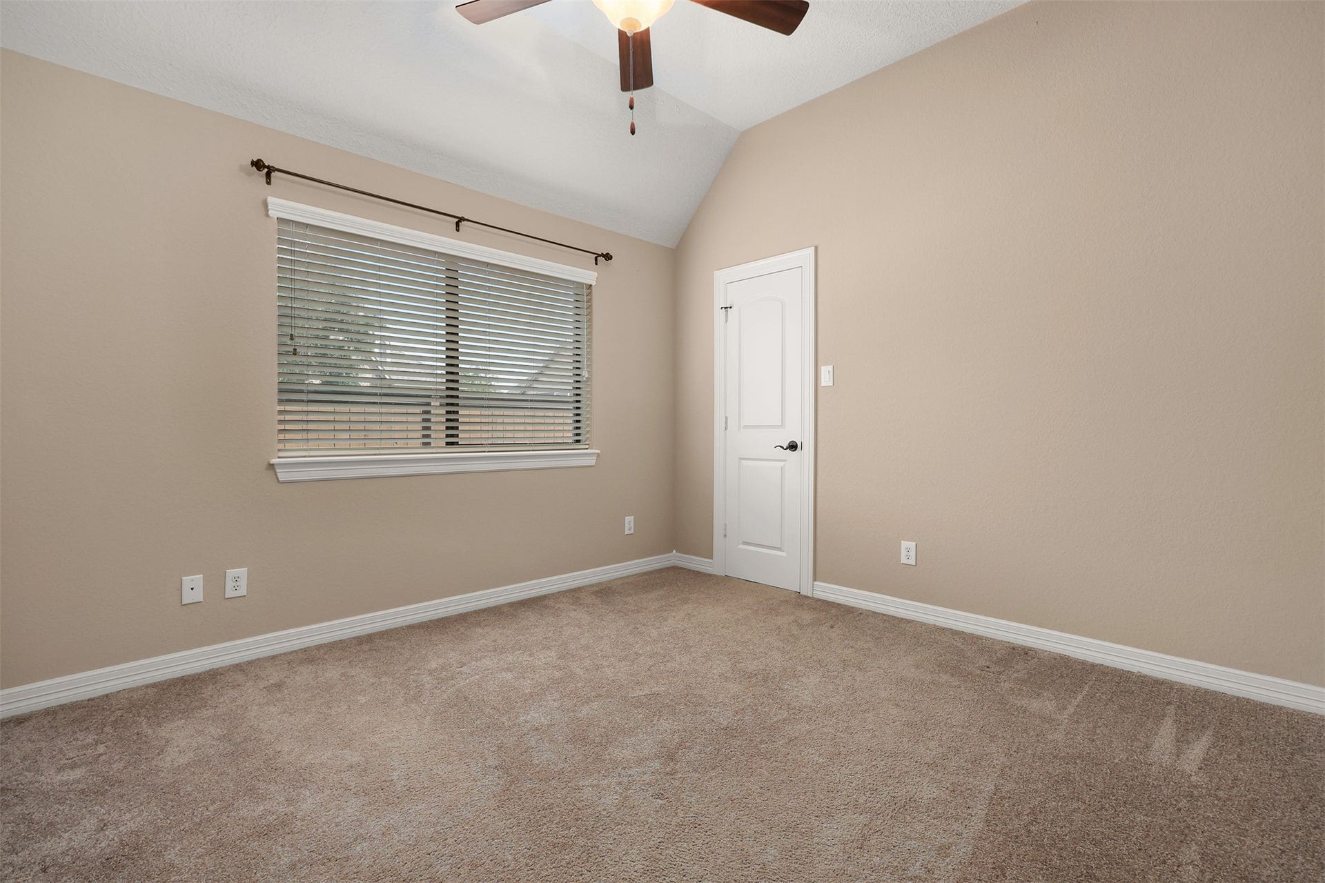 2214 W Lonesome Dove Drive, Deer Park, TX 77536 2214 W Lonesome Dove Drive, Deer Park, TX 77536