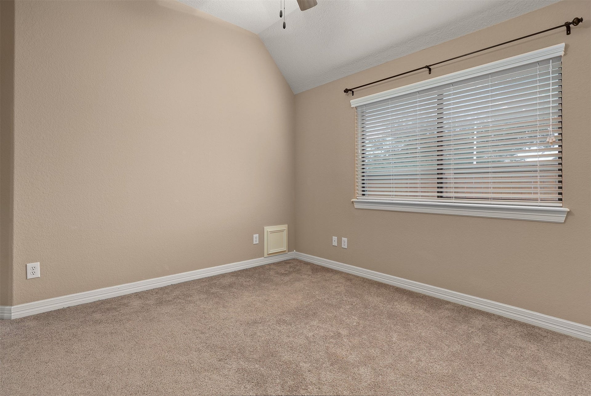 2214 W Lonesome Dove Drive, Deer Park, TX 77536 2214 W Lonesome Dove Drive, Deer Park, TX 77536