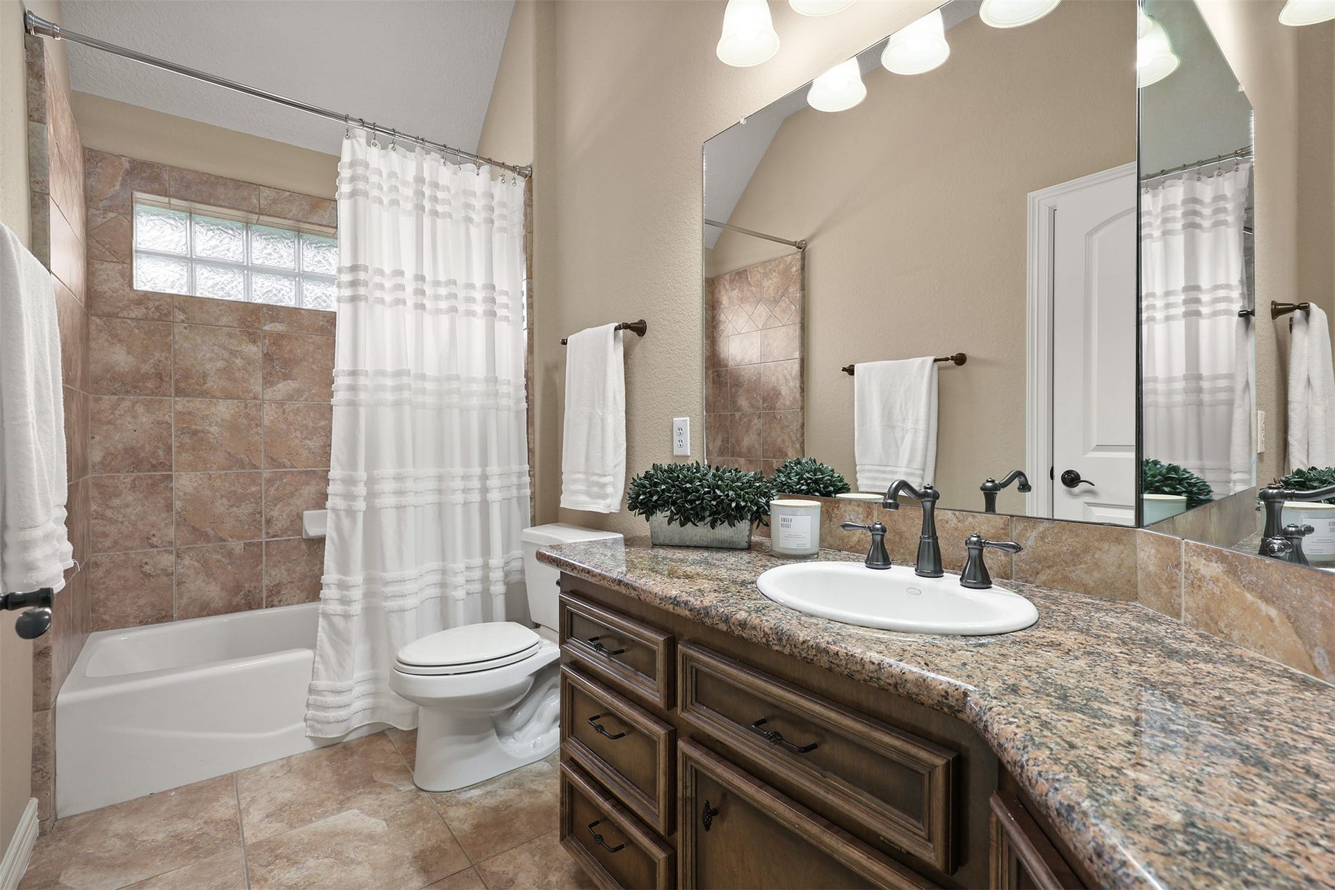 2214 W Lonesome Dove Drive, Deer Park, TX 77536 2214 W Lonesome Dove Drive, Deer Park, TX 77536