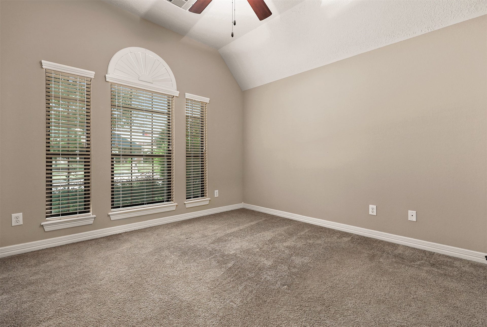 2214 W Lonesome Dove Drive, Deer Park, TX 77536 2214 W Lonesome Dove Drive, Deer Park, TX 77536