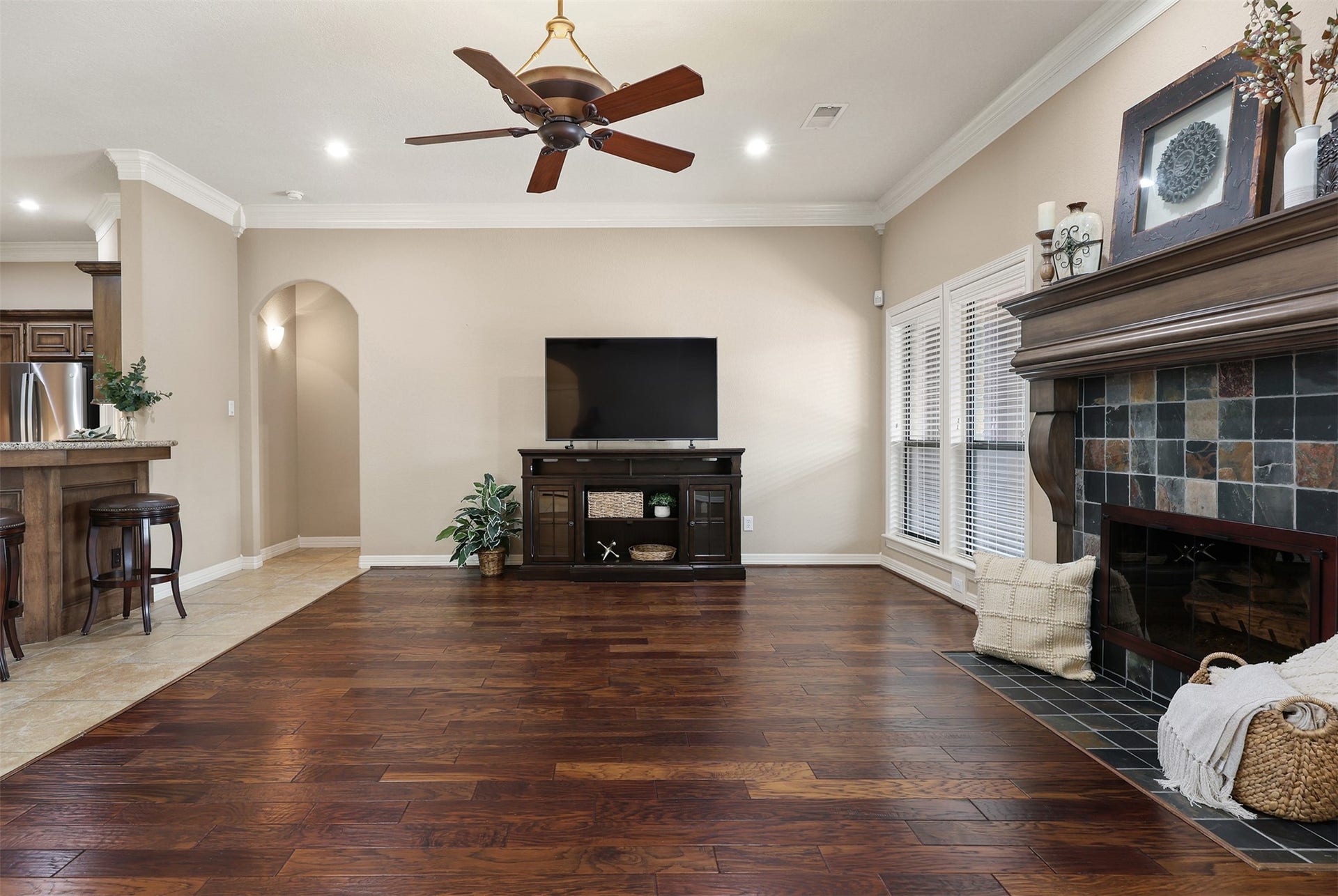 2214 W Lonesome Dove Drive, Deer Park, TX 77536 2214 W Lonesome Dove Drive, Deer Park, TX 77536