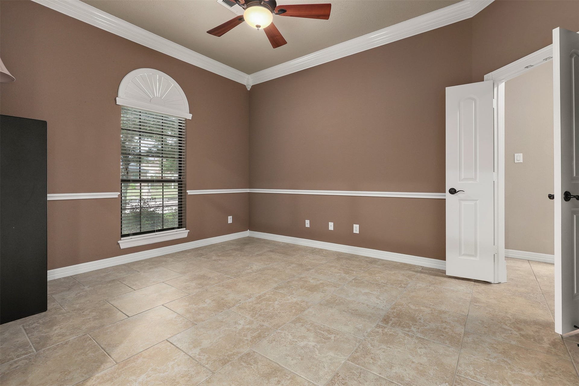 2214 W Lonesome Dove Drive, Deer Park, TX 77536 2214 W Lonesome Dove Drive, Deer Park, TX 77536