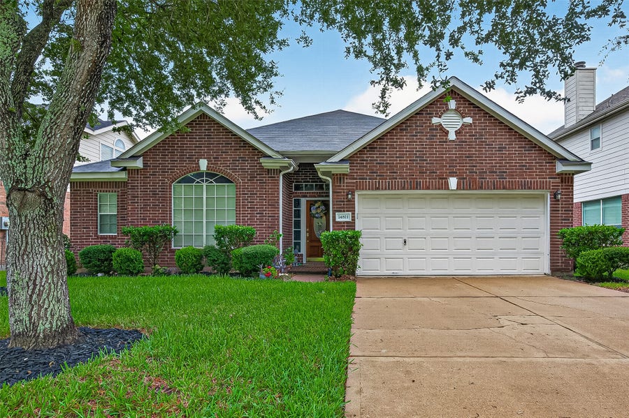 Property photo for 14811 Cumberland Bridge Lane, Sugar Land, TX