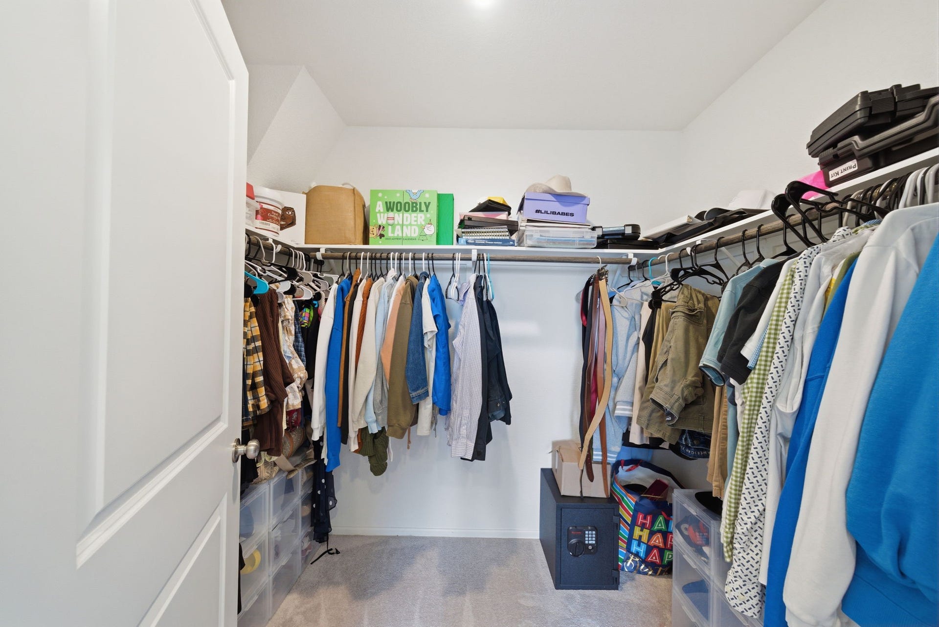 6312 Barrington Cliff Trail, Houston, TX 77365 Primary Closet