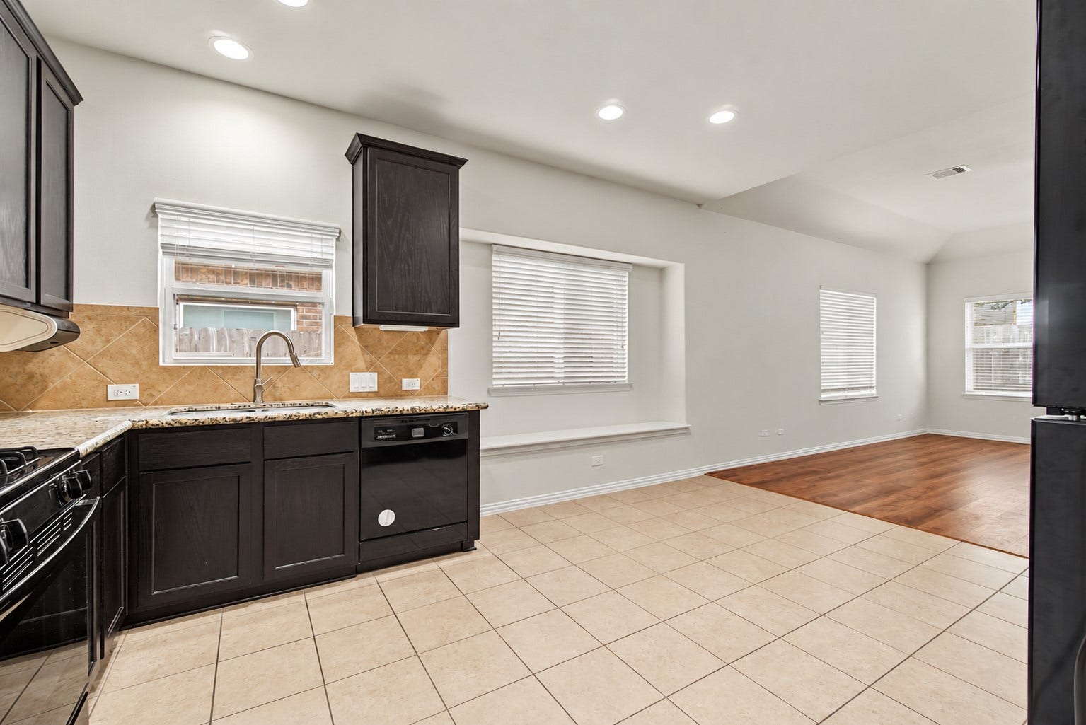 2209 Maple Point Drive N, Conroe, TX 77301 2209 Maple Point Drive N, Conroe, TX 77301
