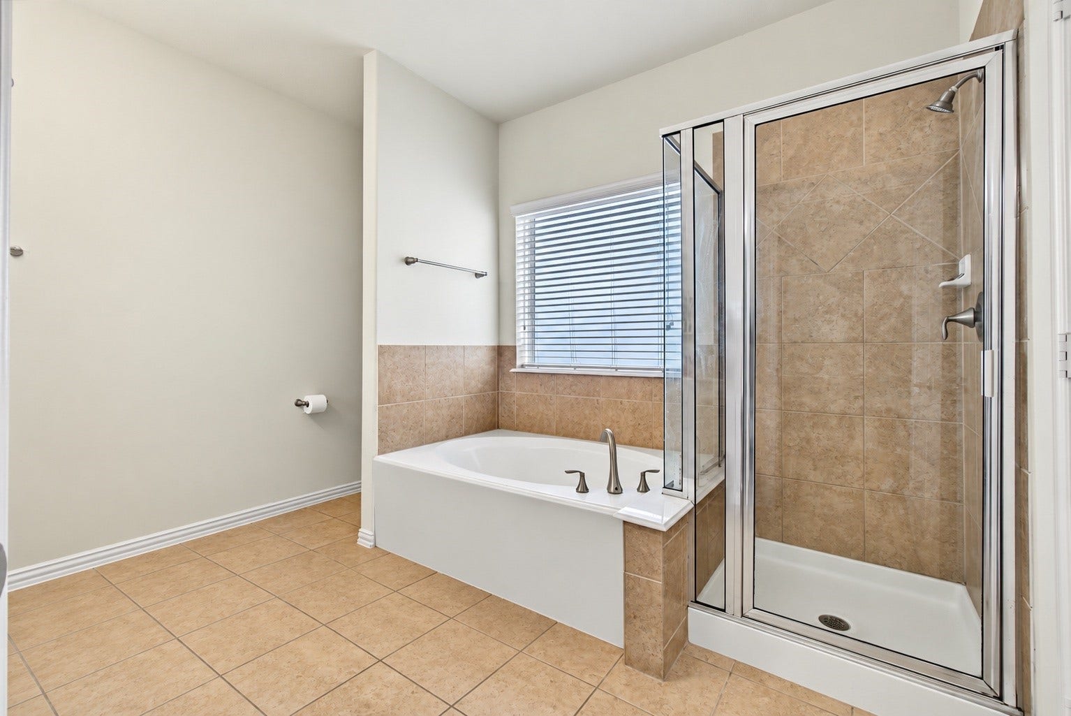 2209 Maple Point Drive N, Conroe, TX 77301 2209 Maple Point Drive N, Conroe, TX 77301