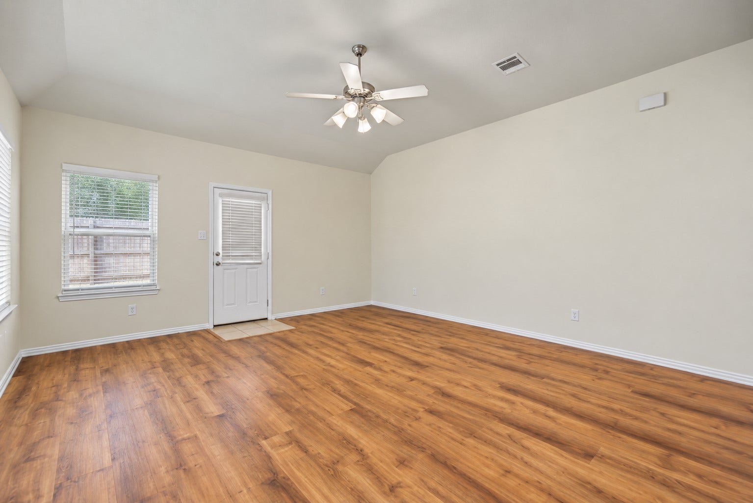 2209 Maple Point Drive N, Conroe, TX 77301 2209 Maple Point Drive N, Conroe, TX 77301