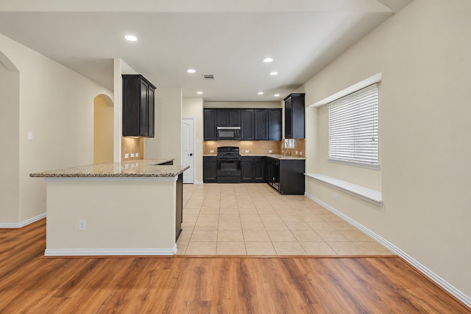 2209 Maple Point Drive N, Conroe, TX 77301 2209 Maple Point Drive N, Conroe, TX 77301