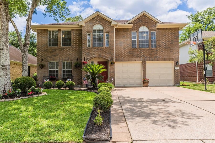 Property photo for 17106 Summer Hollow Drive, Sugar Land, TX