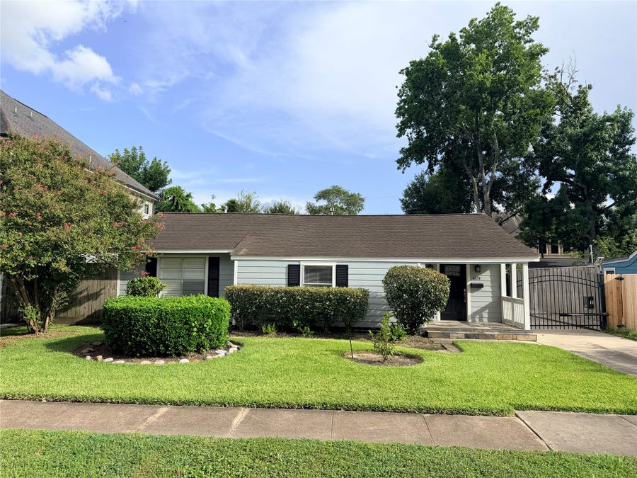 Property photo for 1631 Chantilly Lane, Houston, TX