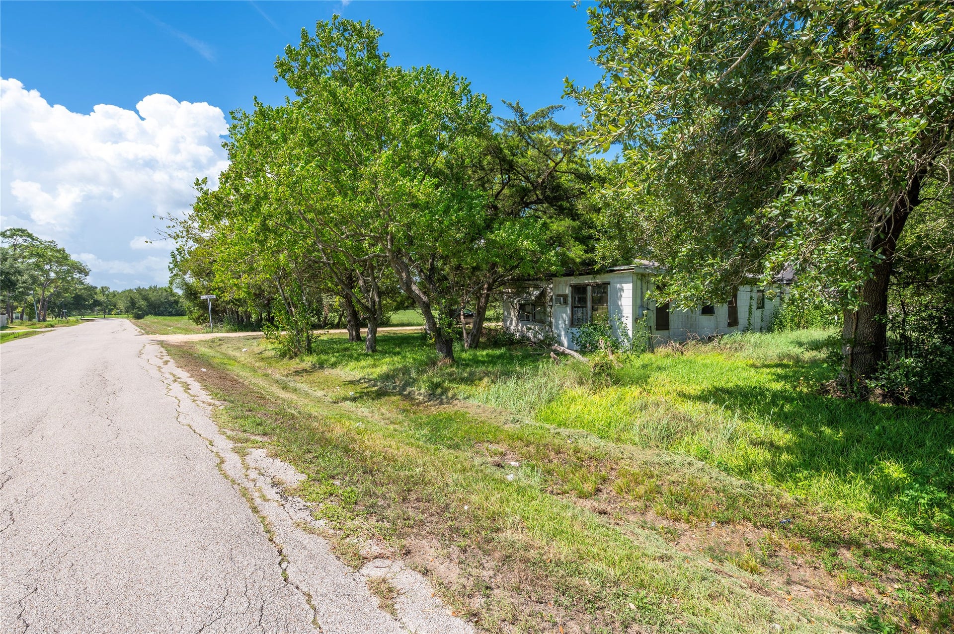 6521 Crockett Street, Hitchcock, TX 77563 6521 Crockett Street, Hitchcock, TX 77563