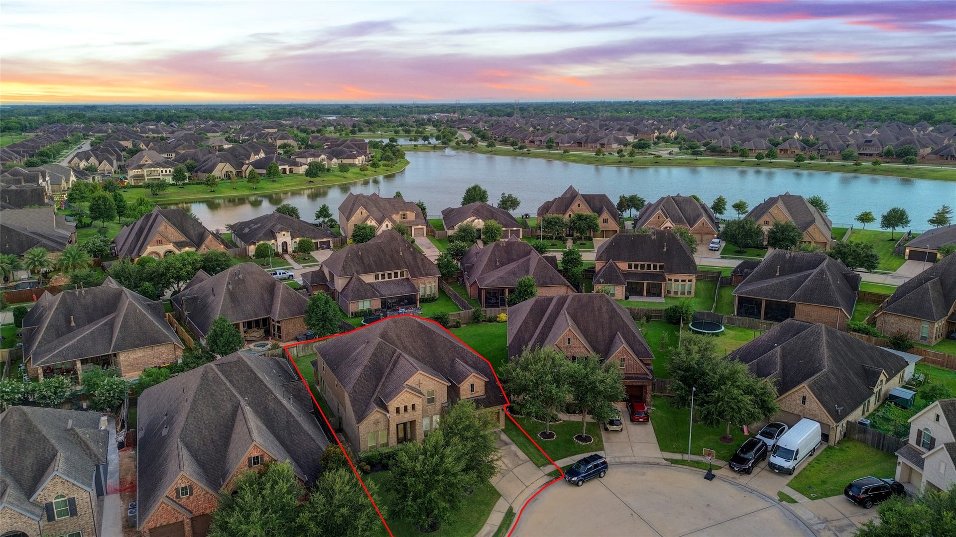 13308 Paxton Hill Court, Pearland, TX 77584 Ideally situated on a quiet cul-de-sac, this home enjoys a prime location just moments from the community lake, offering scenic views, walking trails, and a peaceful neighborhood setting.