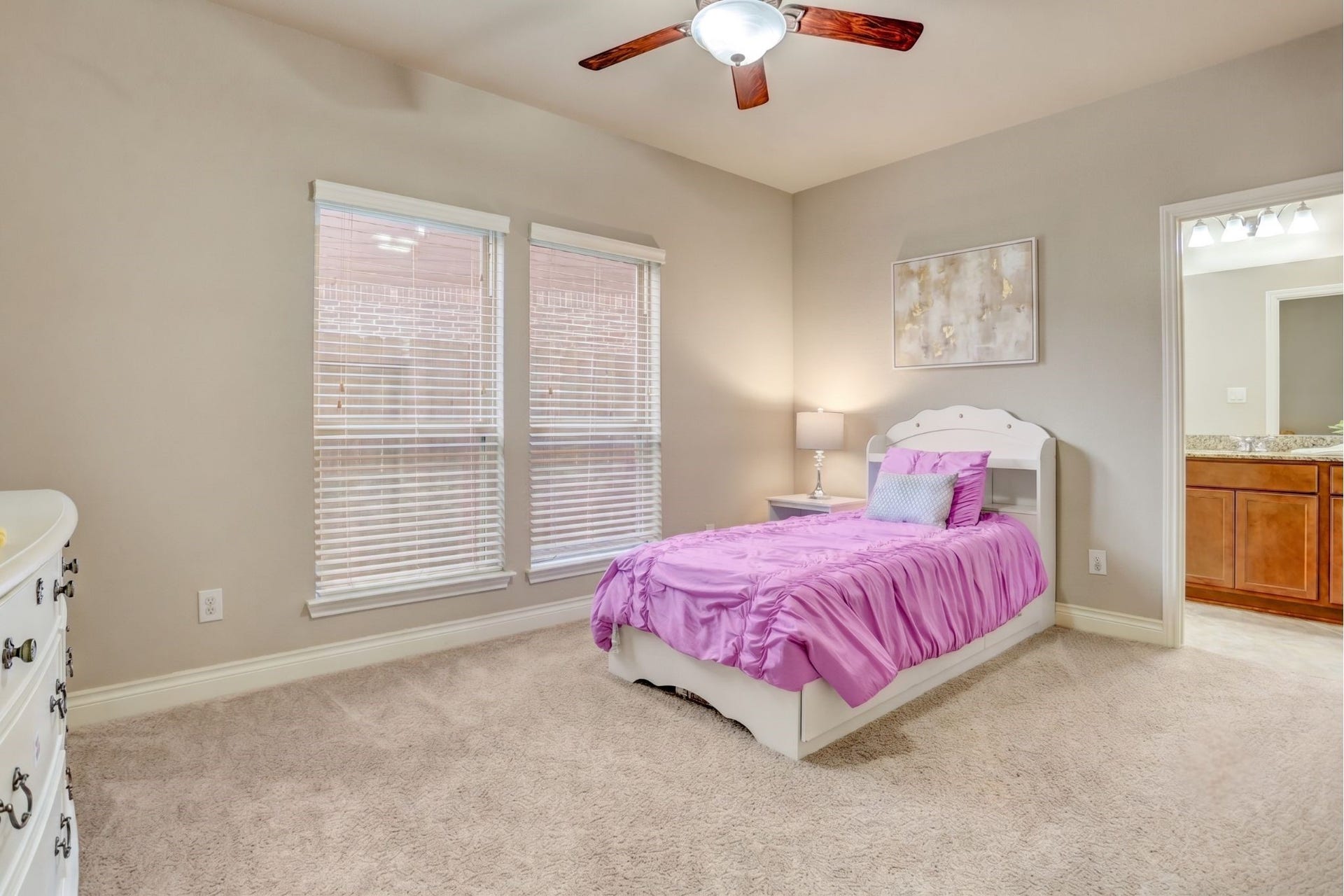 13308 Paxton Hill Court, Pearland, TX 77584 A spacious first floor secondary bedroom with an adjoining full bath provides the perfect retreat for guests, extended family, or multi-generational living while offering added privacy from the upstairs bedrooms.