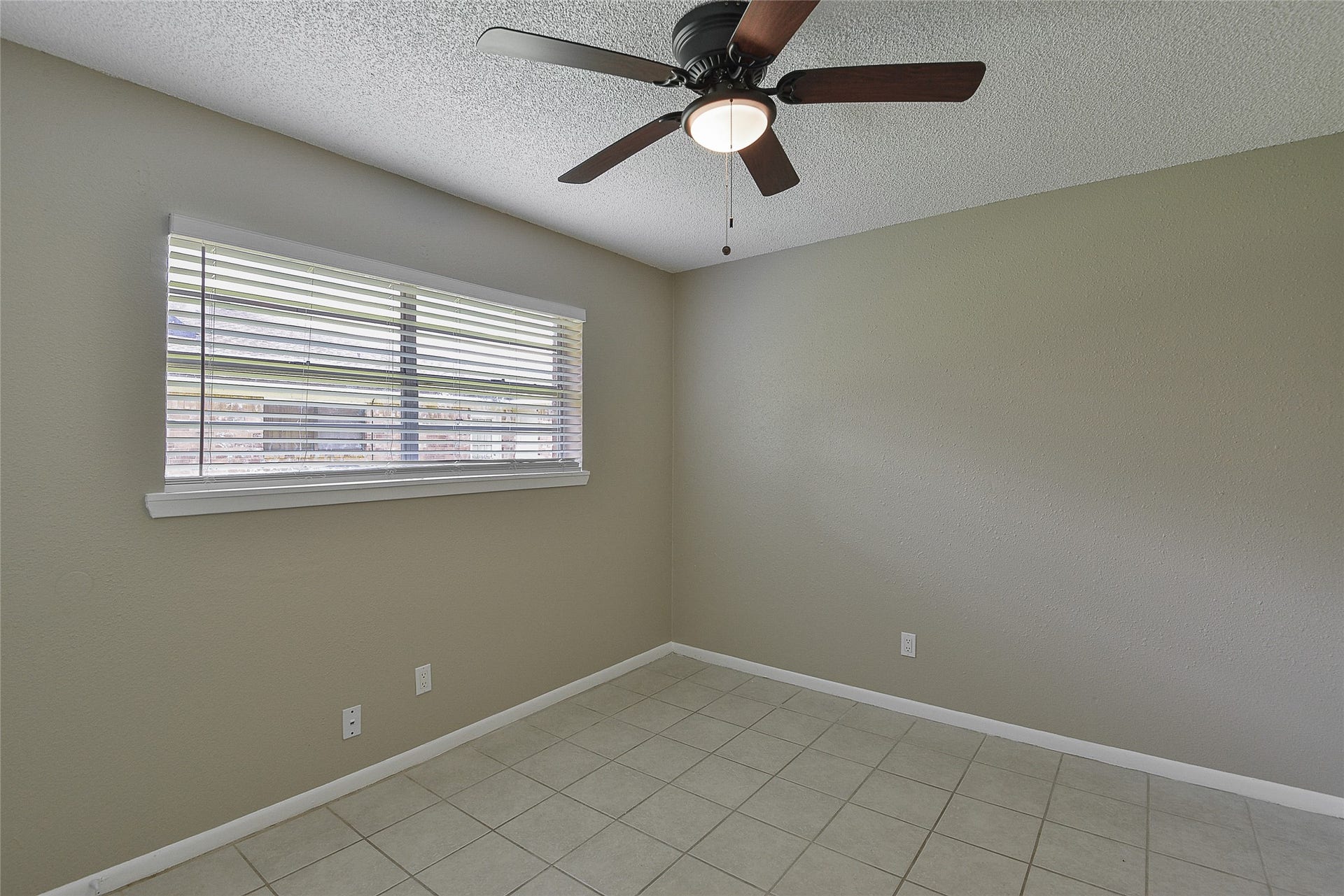 4504 Avenue L, #2, Santa Fe, TX 77510 4504 Avenue L, #2, Santa Fe, TX 77510