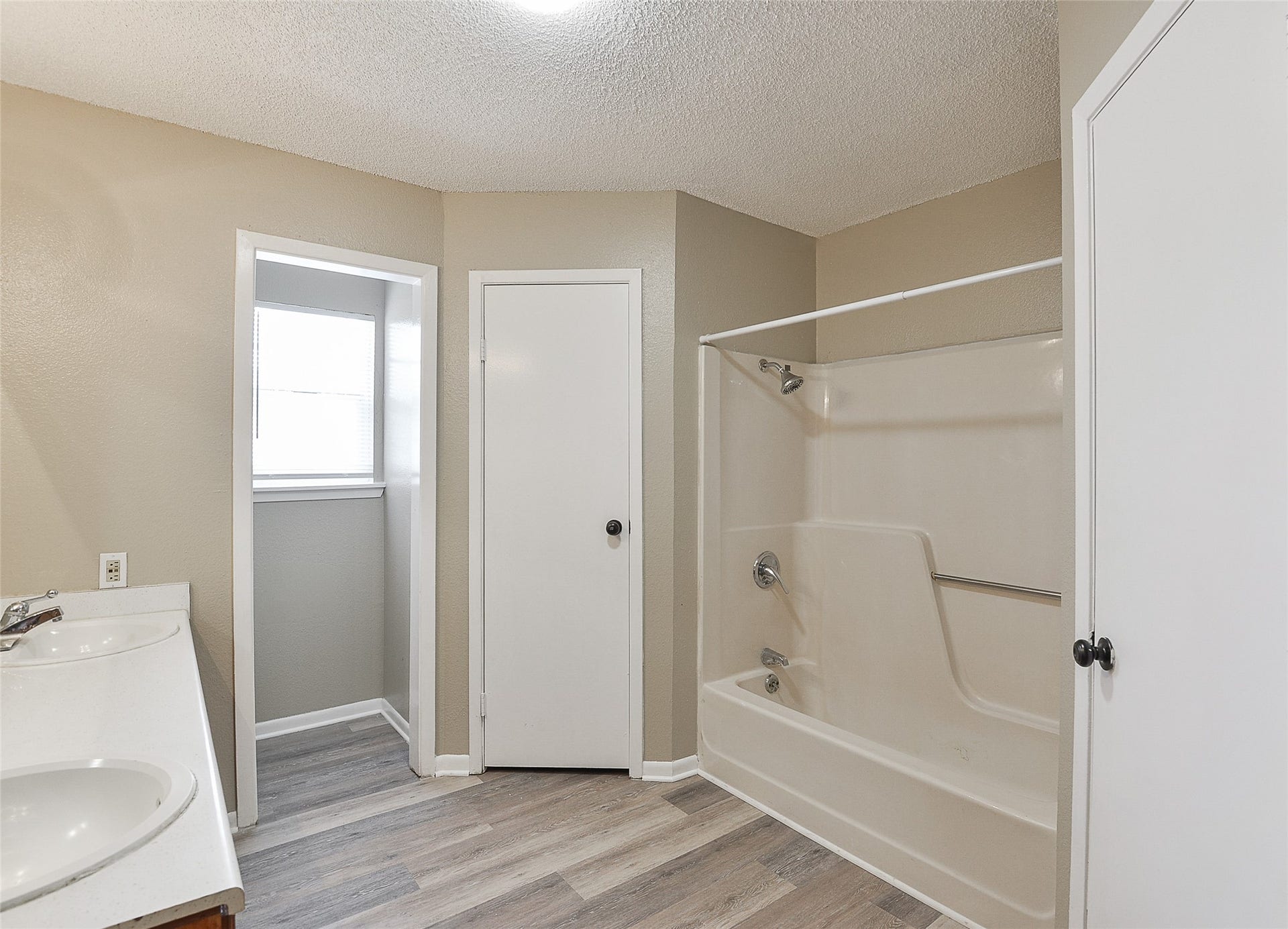 4504 Avenue L, #2, Santa Fe, TX 77510 4504 Avenue L, #2, Santa Fe, TX 77510