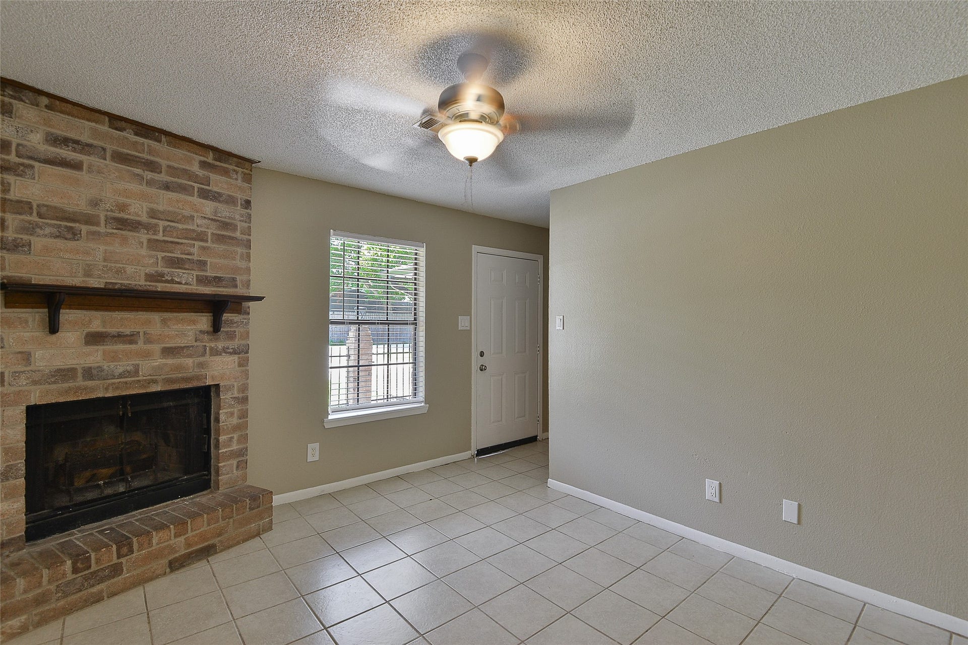 4504 Avenue L, #2, Santa Fe, TX 77510 4504 Avenue L, #2, Santa Fe, TX 77510