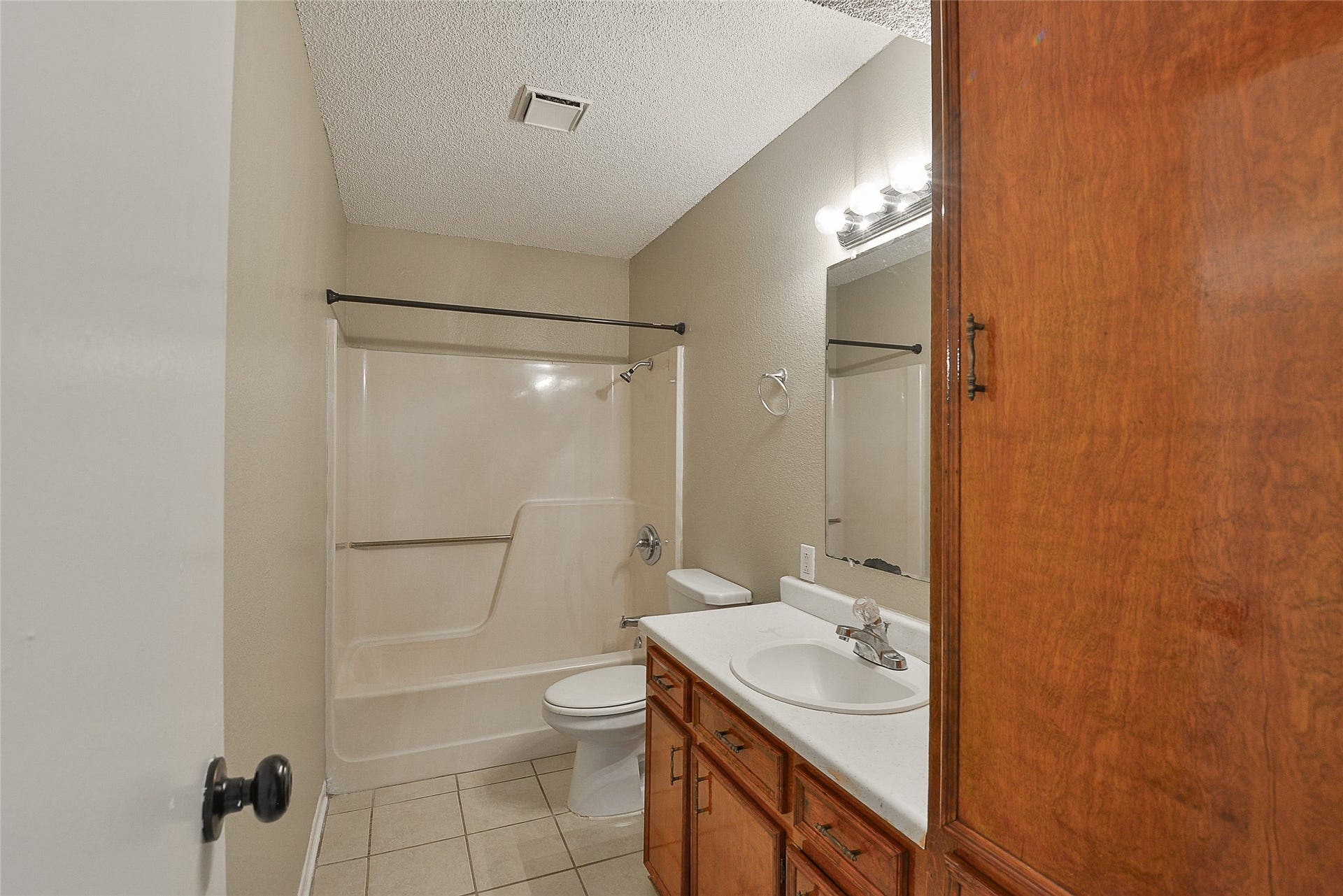 4504 Avenue L, #2, Santa Fe, TX 77510 4504 Avenue L, #2, Santa Fe, TX 77510