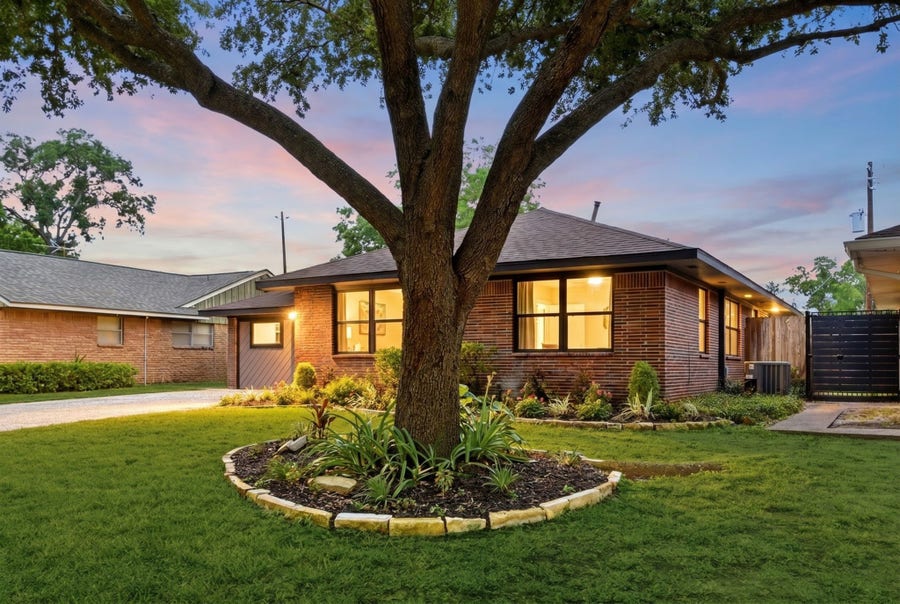 Property photo for 5714 Nina Lee Lane, Houston, TX