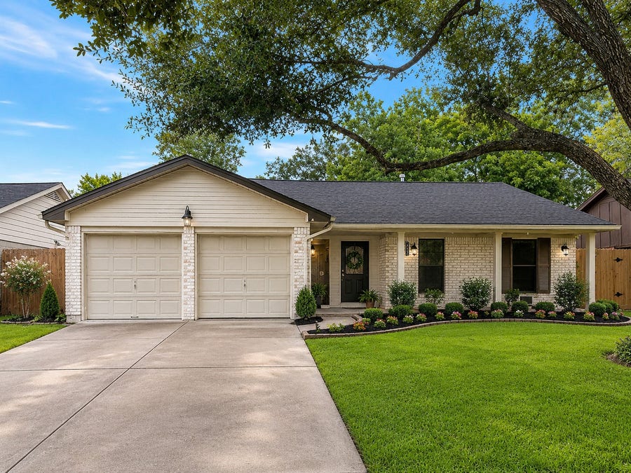 Property photo for 807 Kirkwood Drive, Stafford, TX